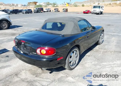 1999 Mazda Mx-5 Miata Leather Pkg/Popular Equipment Pkg/Sports Pkg/Touring Pkg z USA, uszkodzony, nr VIN JM1NB3534X0100990